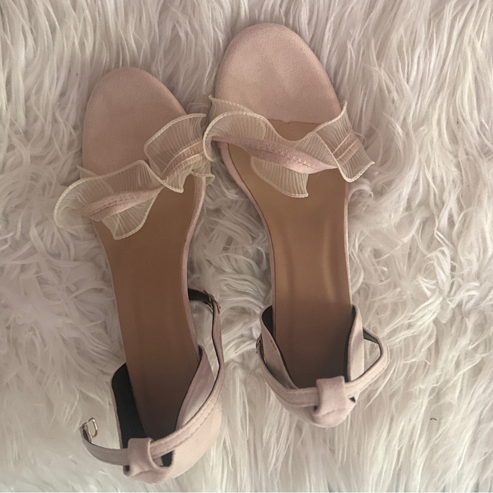 NWOT Elegant Pink Women's Sandals Sz40
